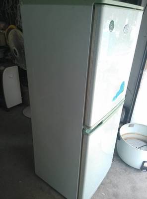 容聲冰箱196升 8成新僅售600元，老款機型制冷強勁，性價比之選